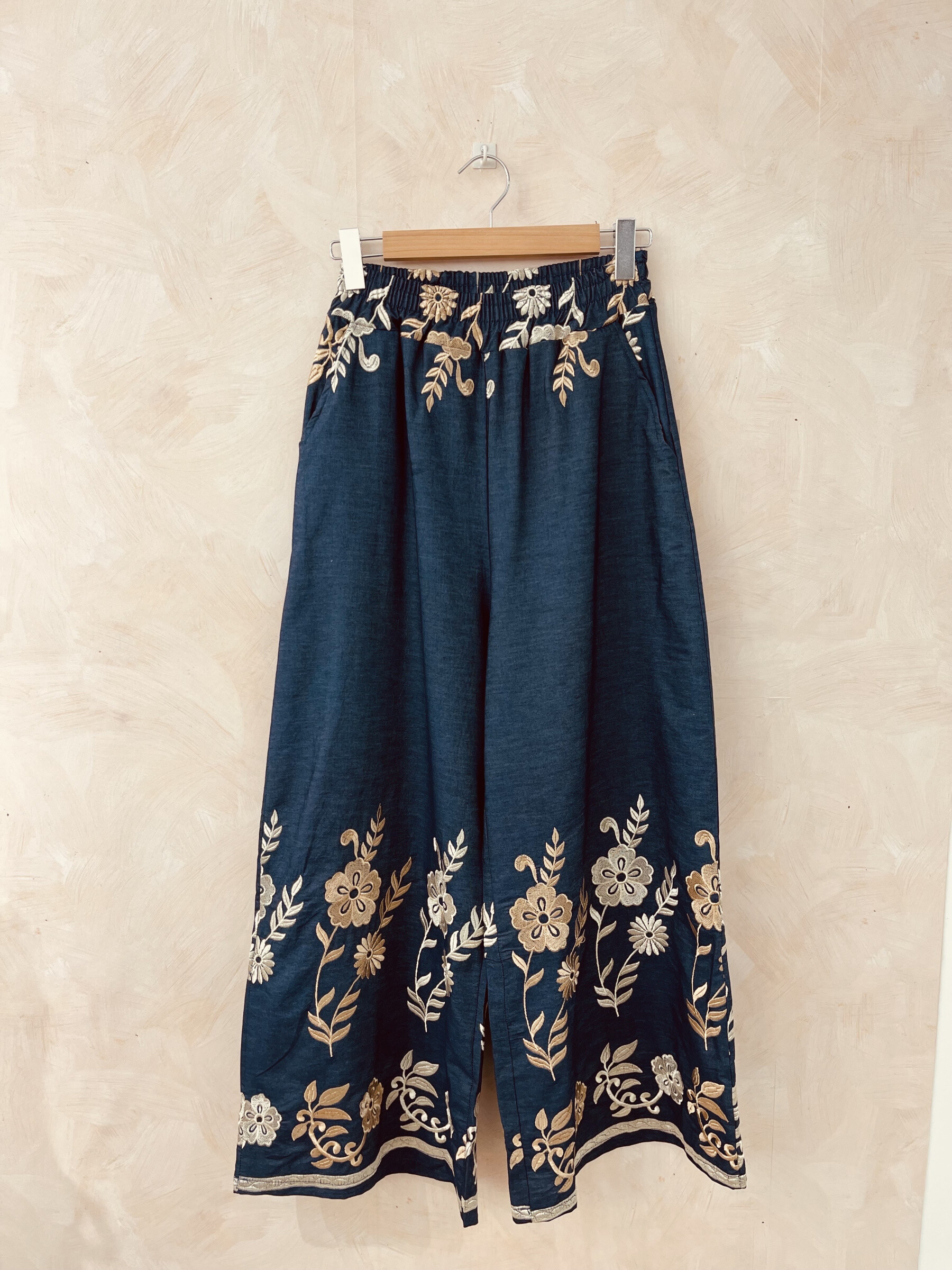 Grossiste LUMINE - Pantalon long en coton avec broderie