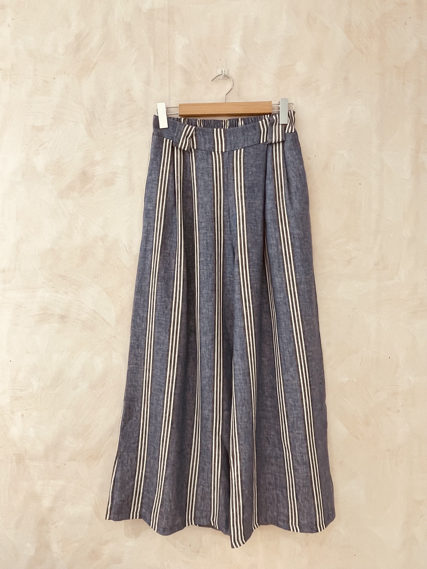 Grossiste LUMINE - Pantalon long en lin avec rayure