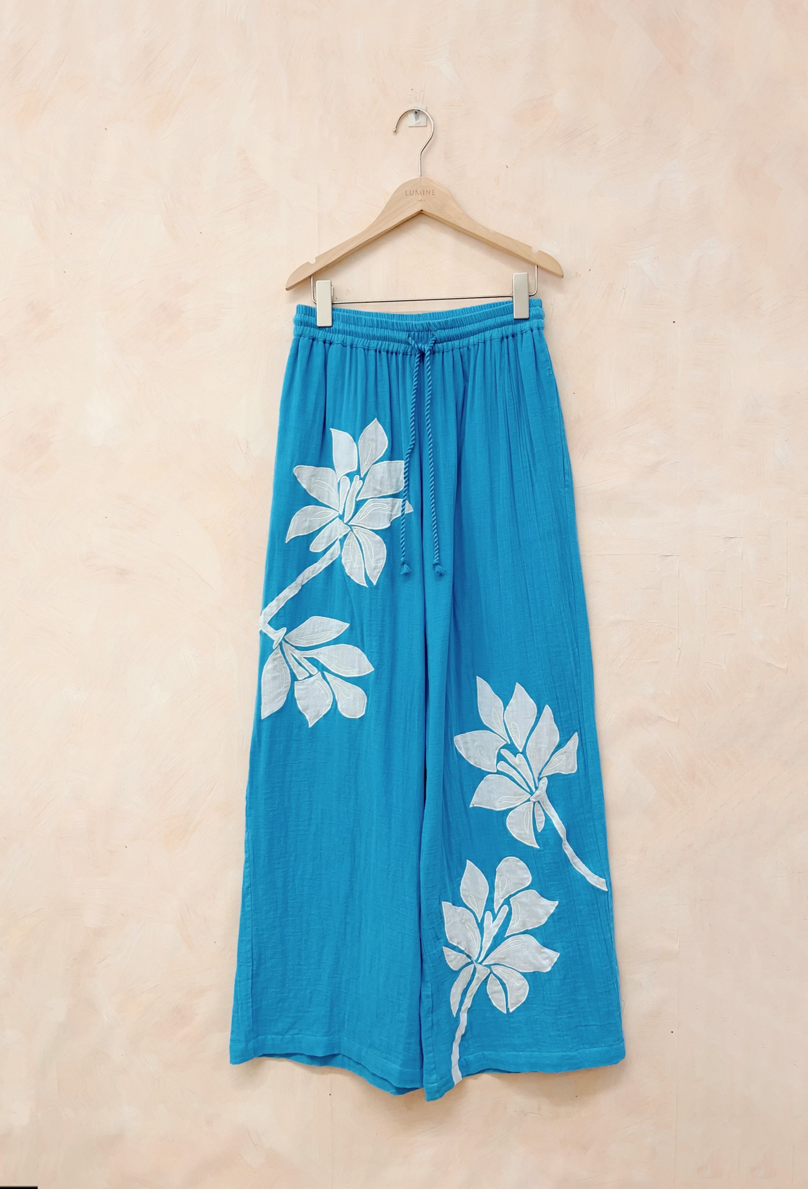 Grossiste LUMINE - Pantalon double gaz brodé fleur