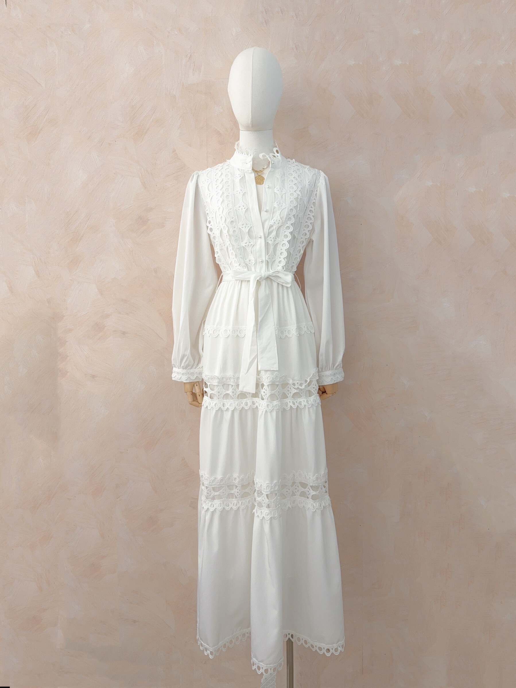 Wholesaler LUMINE - Long long sleeve dress with lace