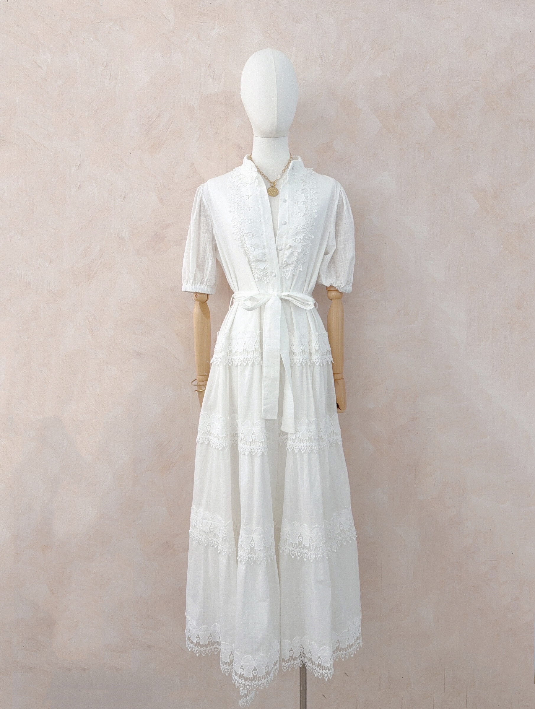 Wholesaler LUMINE - Long dress with lace