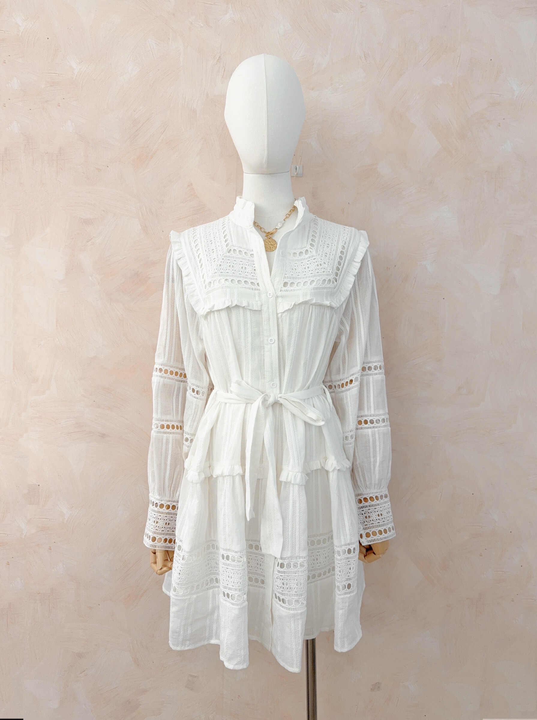 Wholesaler LUMINE - Long sleeve short dress with lace