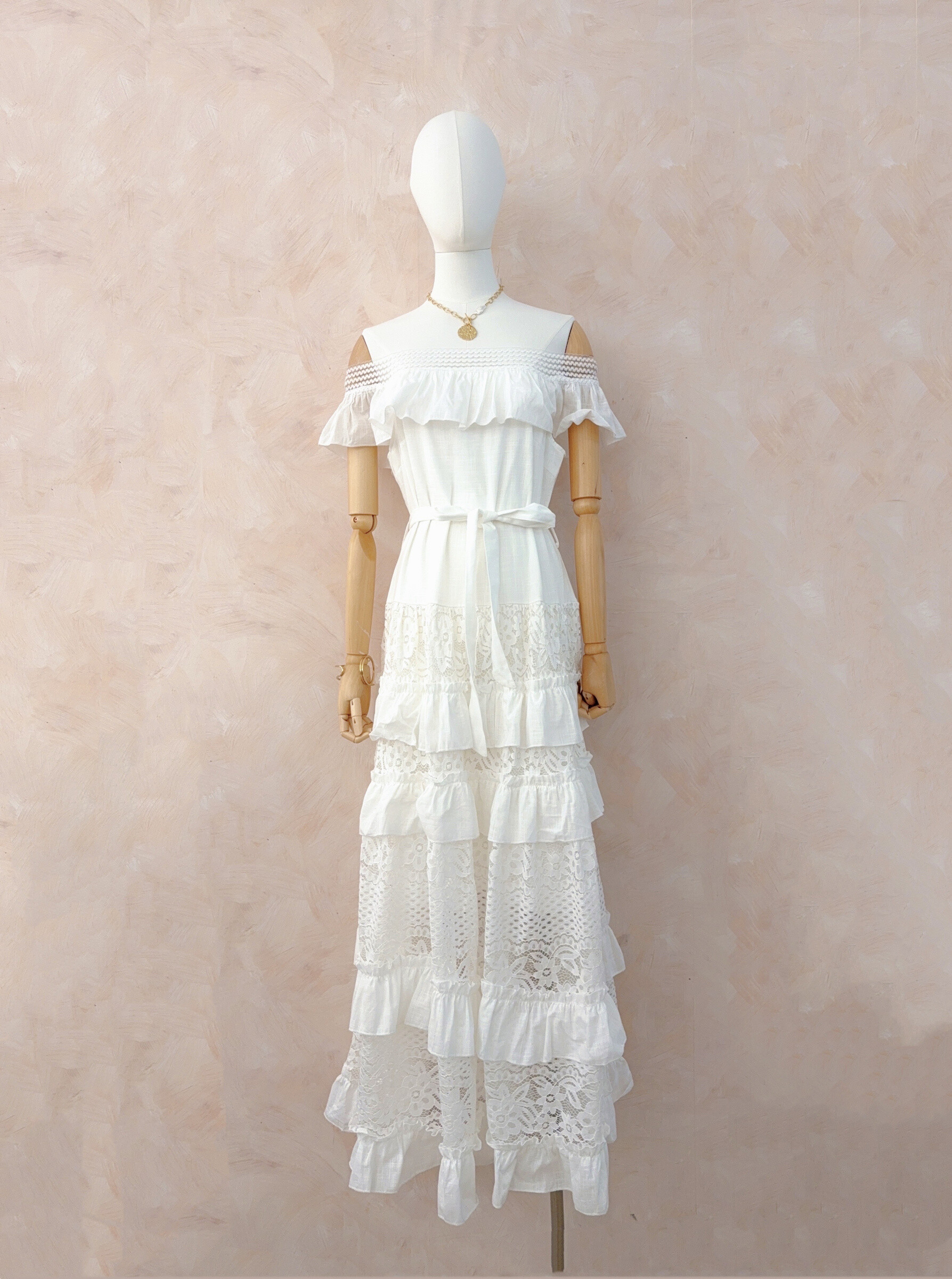 Wholesaler LUMINE - Long dress with lace