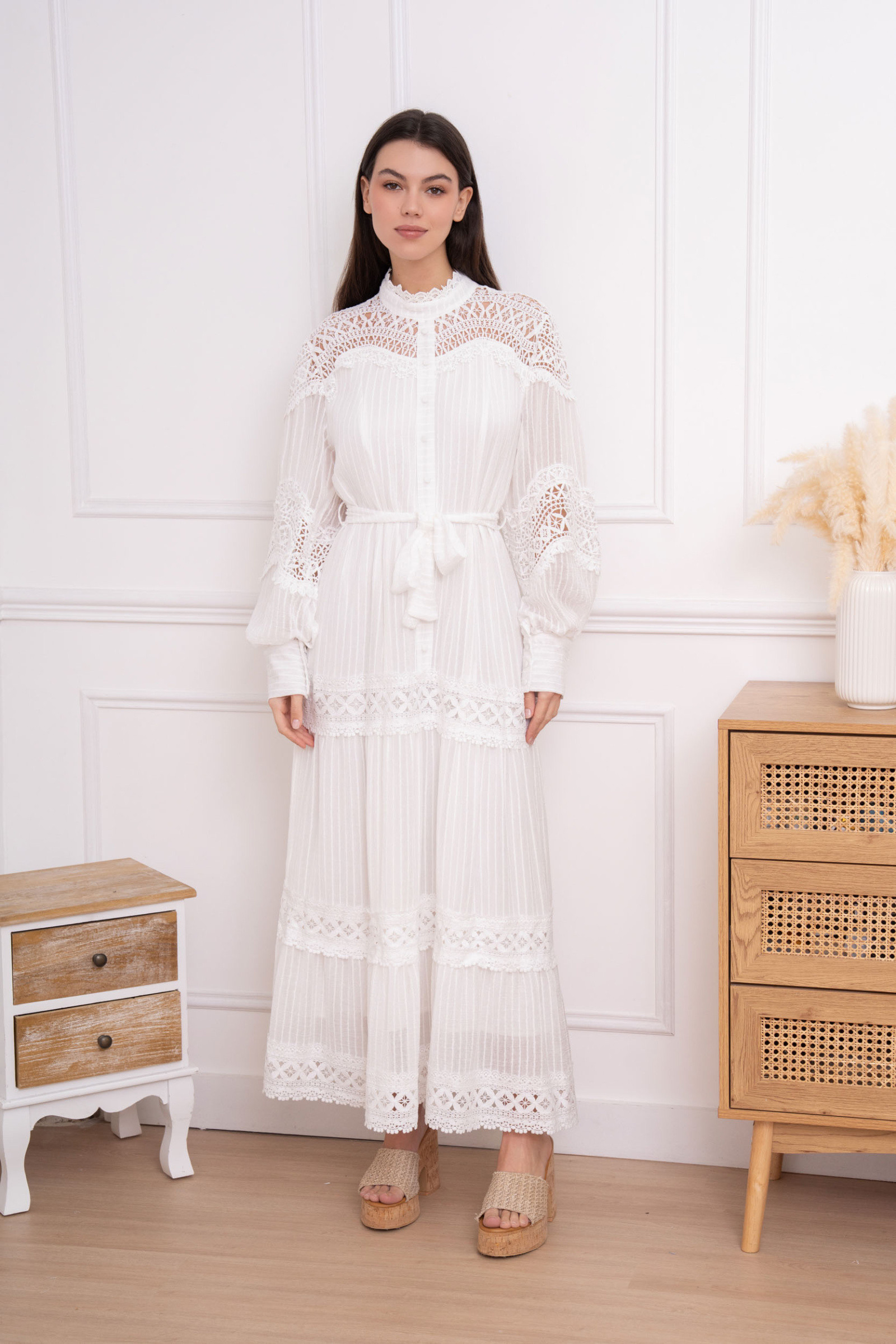 Mayorista LUMINE - Vestido más vendido con panel bordado