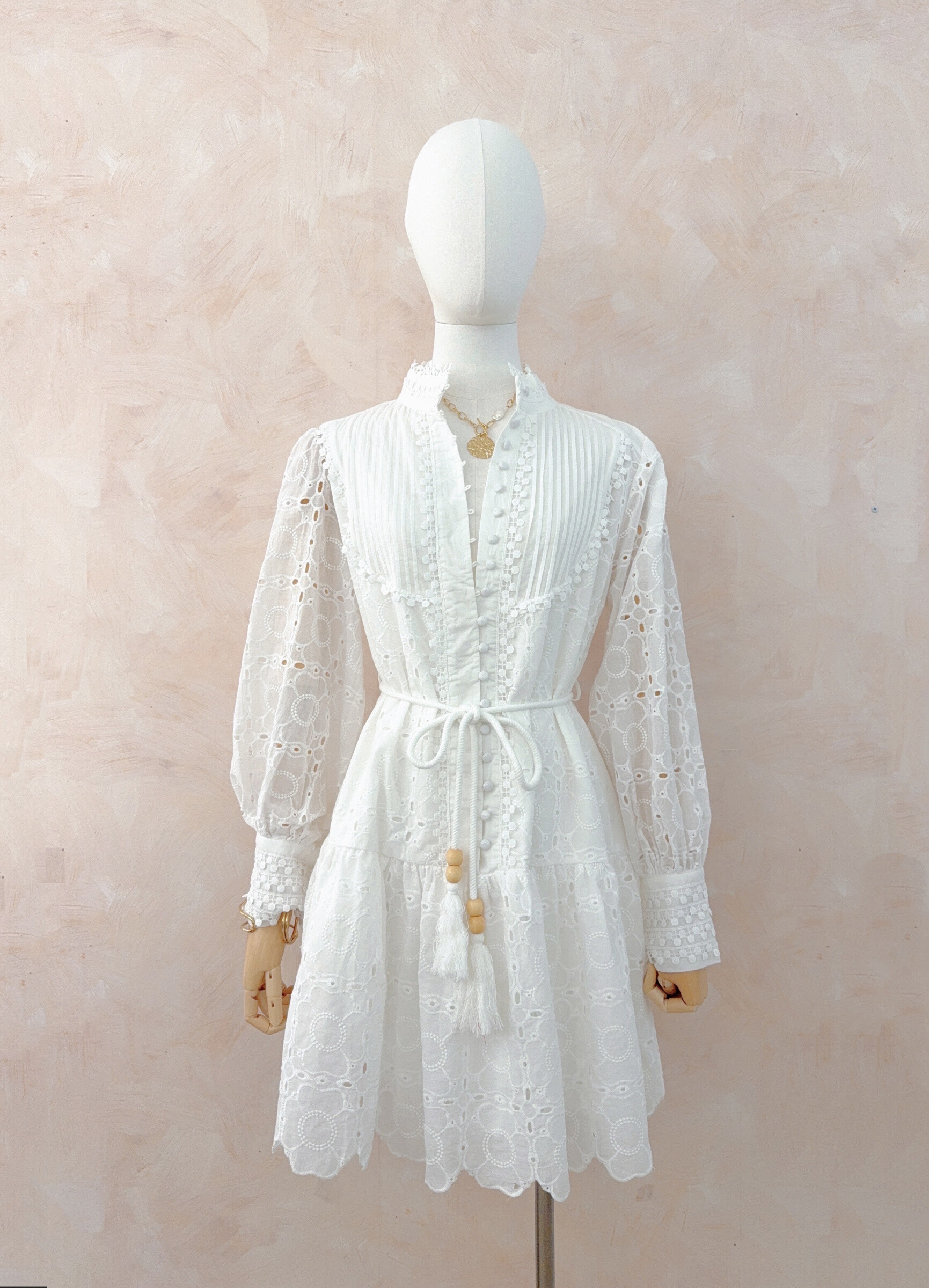 Wholesaler LUMINE - Long sleeve short dress with lace