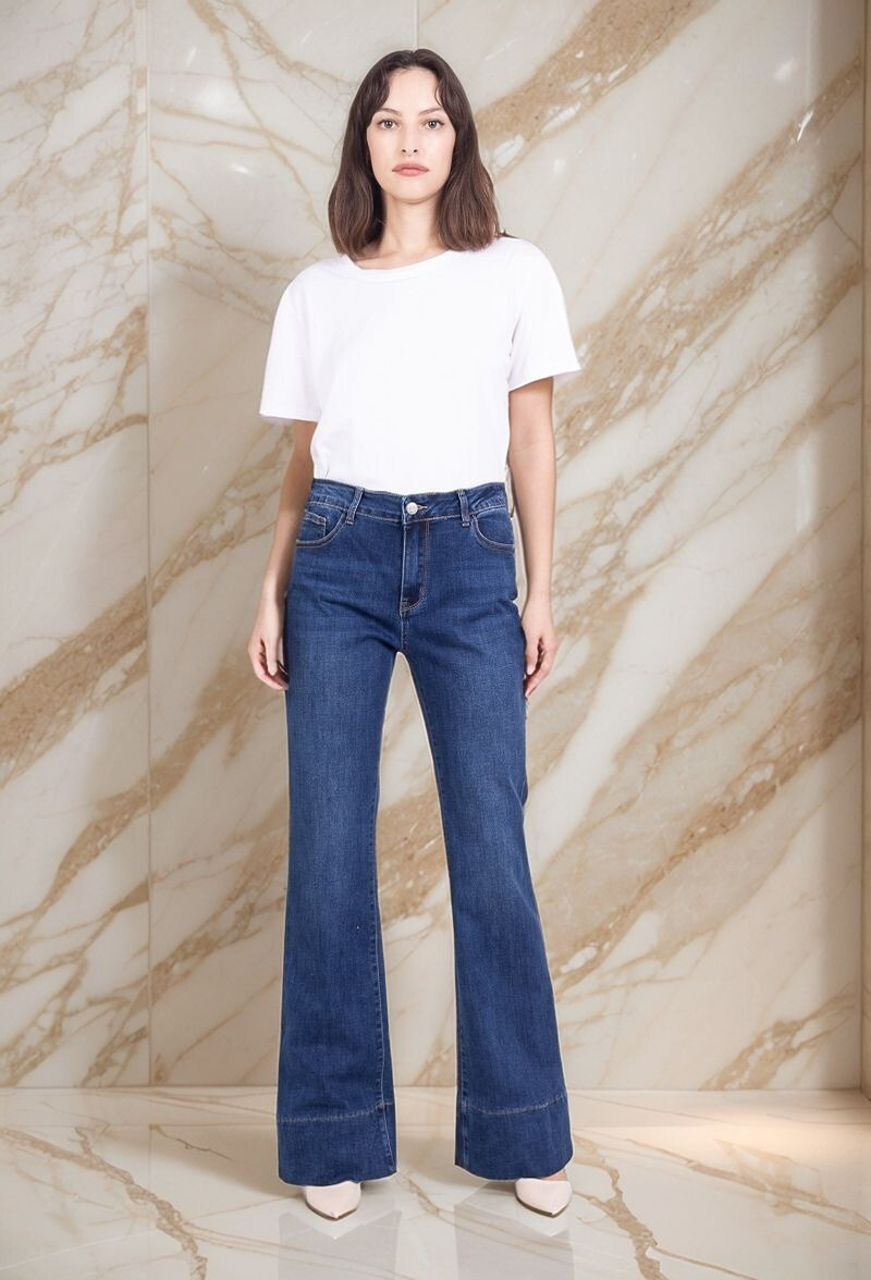 Mayorista Lusa Mode - Vaqueros push up con pernera ancha y 5 bolsillos