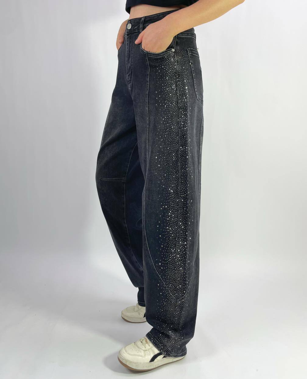 Wholesaler Lusa Mode - Large stretch faded barrel jeans with side rhinestones, sizes 36-46