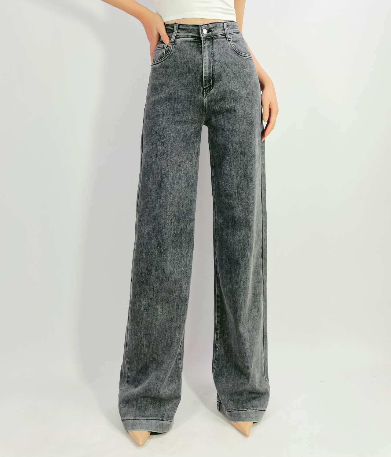 Grossista Lusa Mode - Jeans elasticizzati a taglio dritto con 5 tasche T38-T46