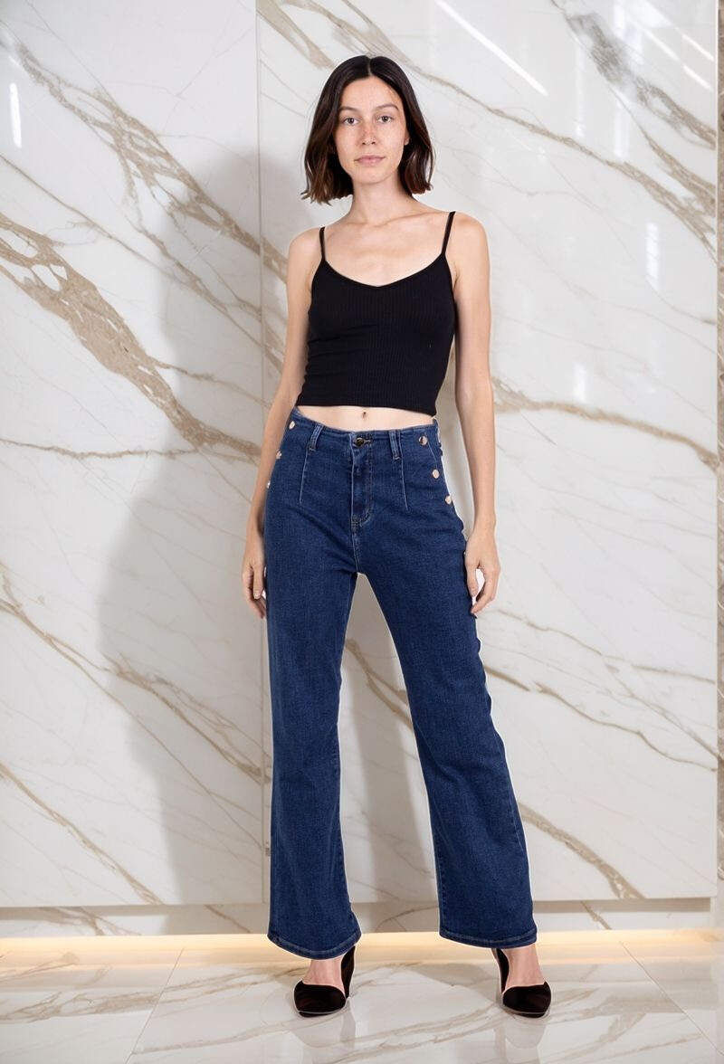 Wholesaler Lusa Mode - Stretch straight cut jeans with gold buttons and 2 back pockets