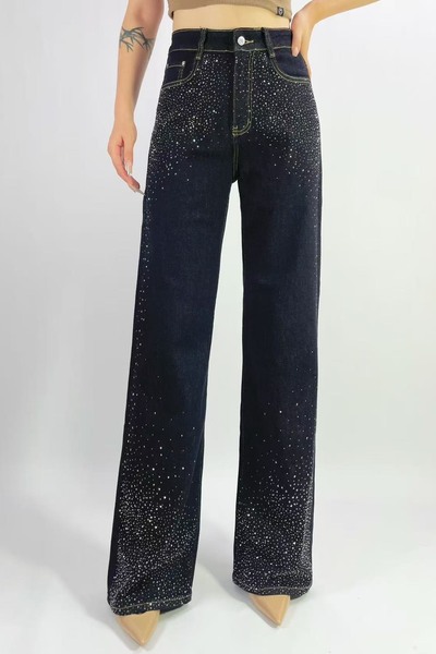 Grossiste Lusa Mode - Jean premium coupe droite stretch avec strass T36-T46 Grossiste Lusa Mode - Jean premium coupe droite stretch avec strass T36-T46