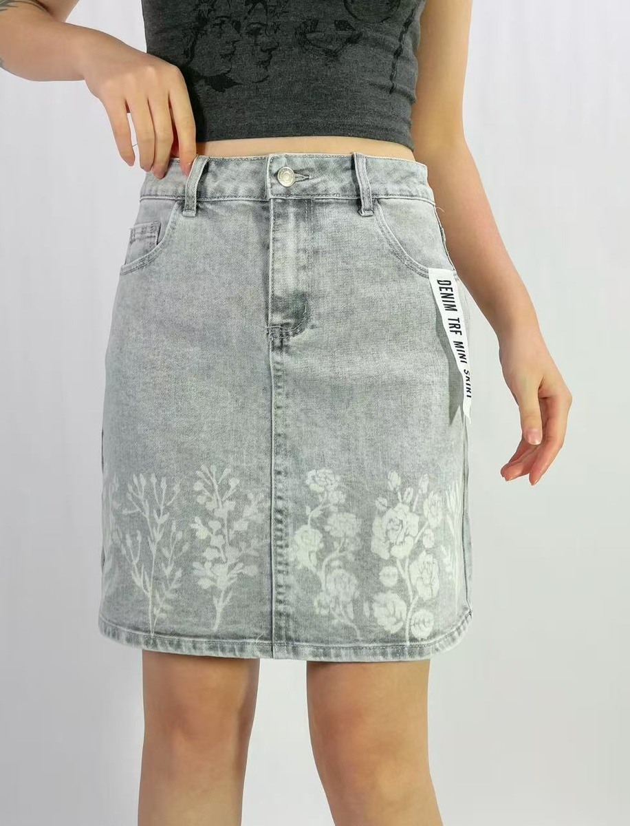 Großhändler Lusa Mode - Premium-Denimrock mit Blumenmuster, Größen 36-46