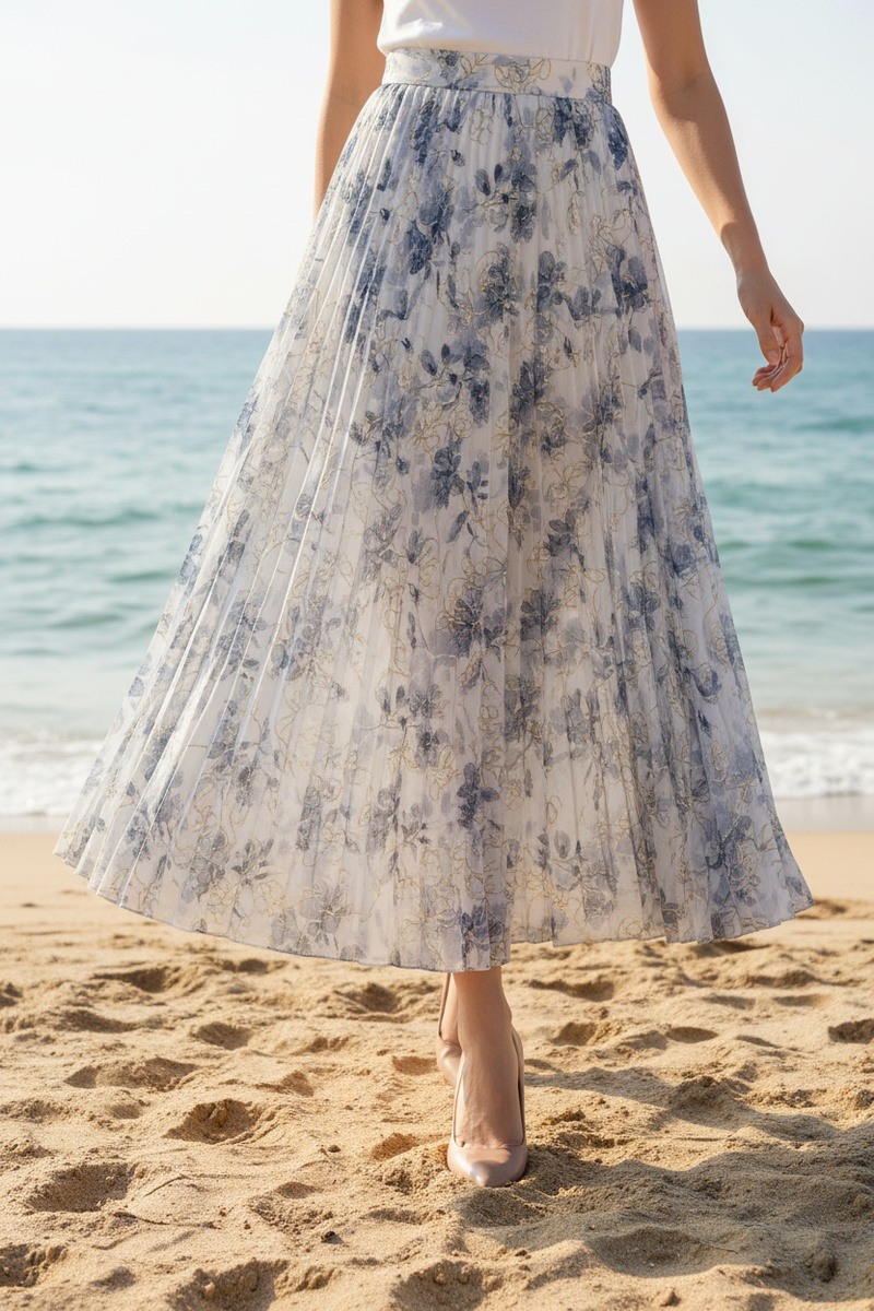 Wholesaler Lusa Mode - Long pleated floral skirt embroidered in gold with lining - Prestigious elegance