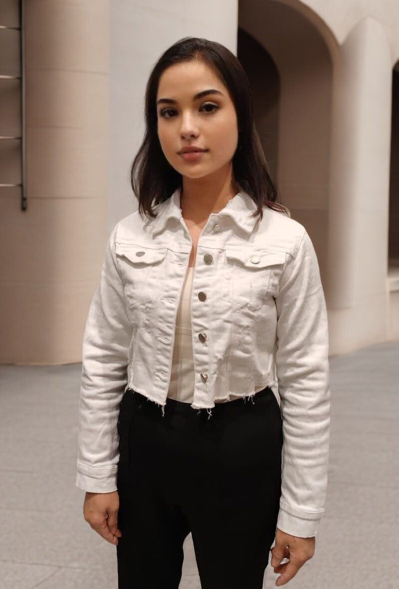 Wholesaler Lusa Mode - Short ripped stretch denim jacket with two pockets
