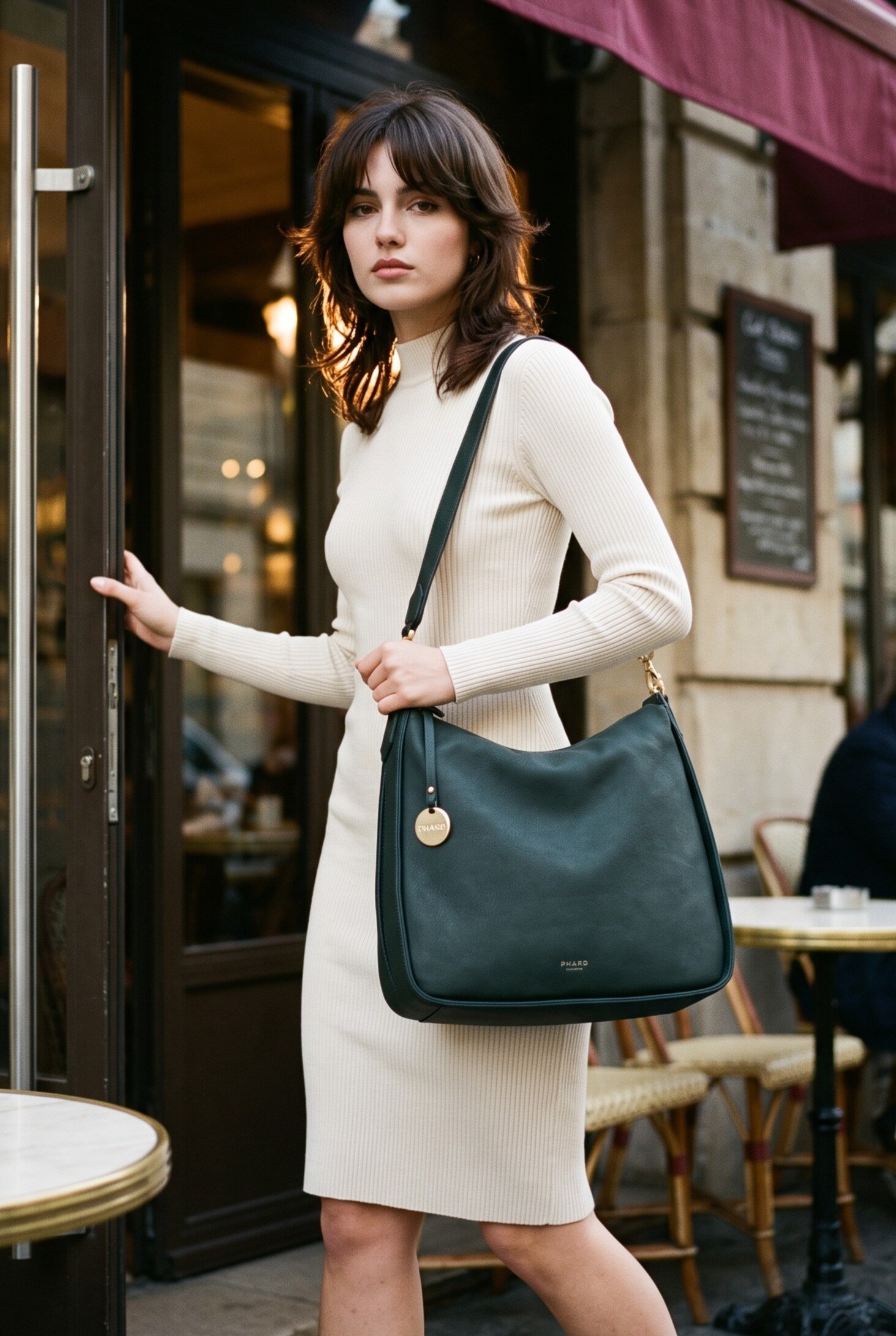 Grossiste LUX - Sac hobo — effet daim — bandoulière incluse — CHIC