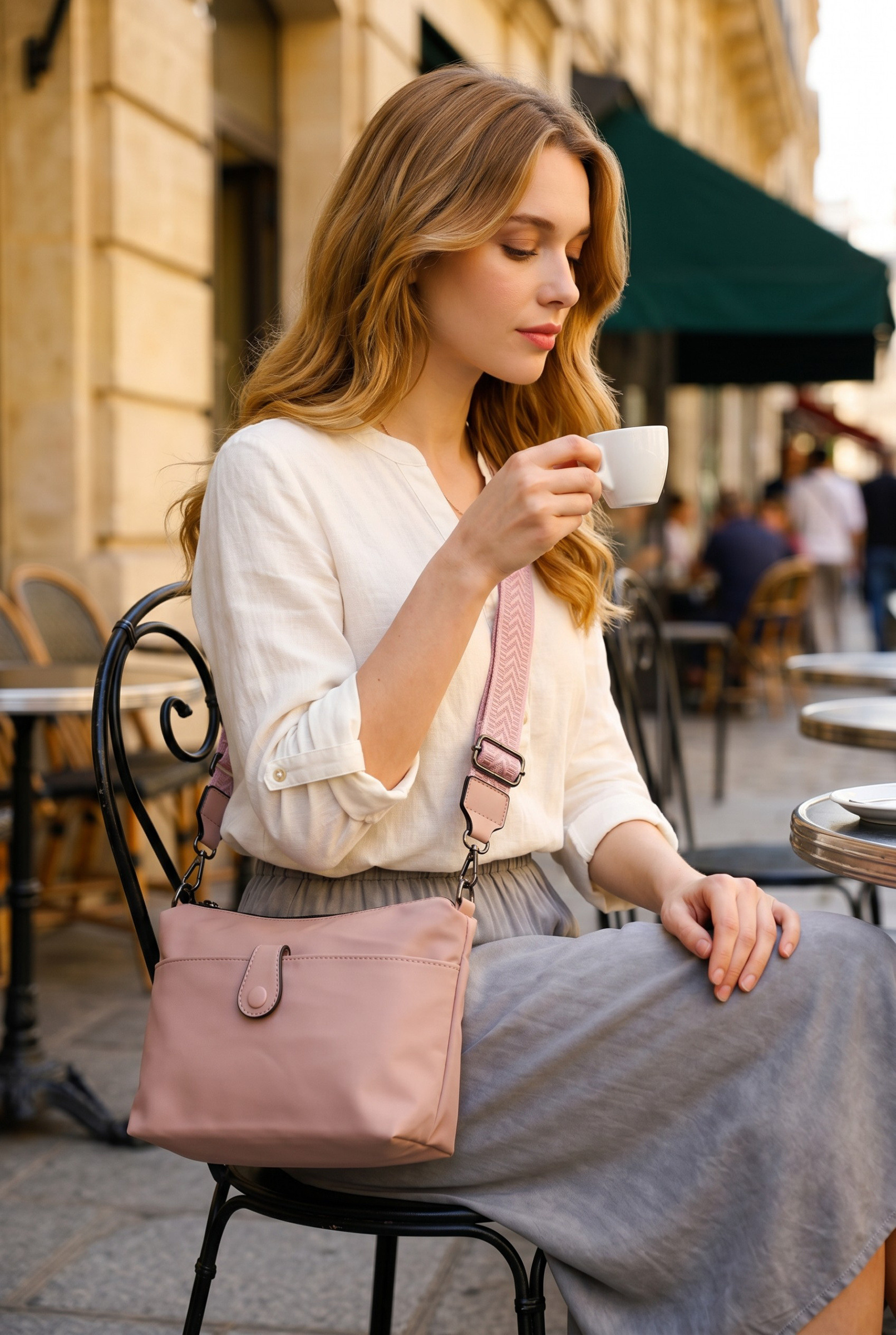 Grossista LUX - Borsa tracolla — tracolla larga jacquard — tasca frontale con bottone — CASUAL EVERYDAY