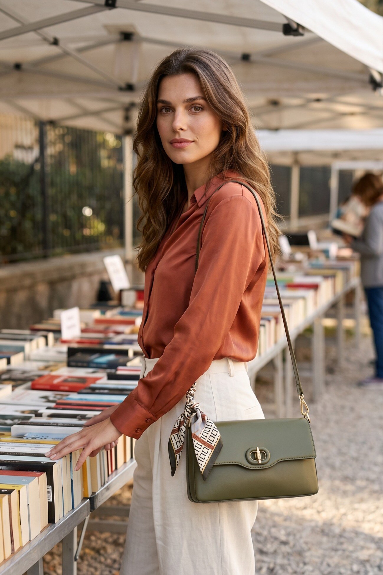 Wholesaler LUX - Crossbody bag — flap with twist lock and logo scarf — strap included — CHIC