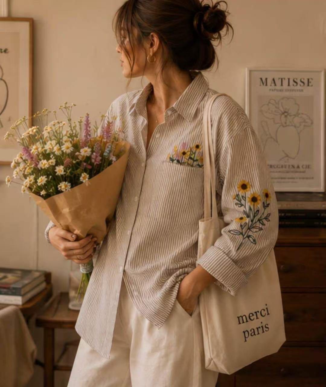 Grossiste LUZABELLE Paris - Chemise oversize à rayures et fleurs appliquées