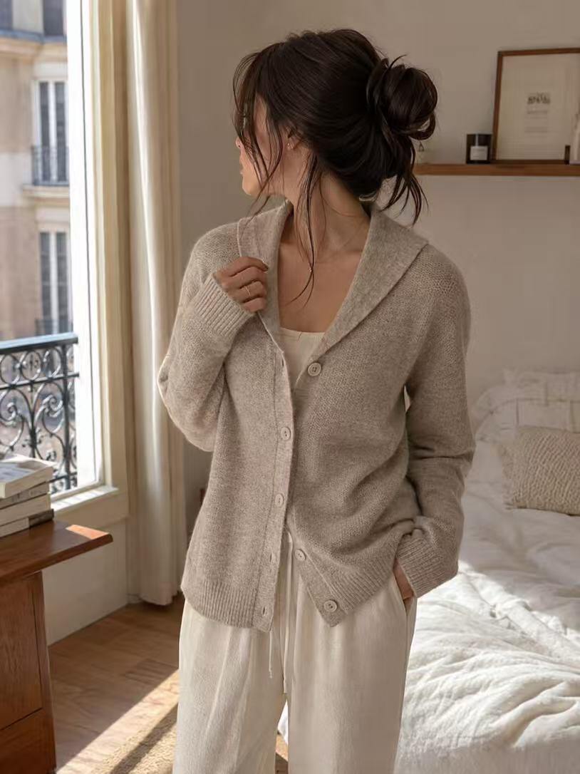 Grossiste LUZABELLE Paris - Gilet 100% Wool en Maille Douce à Col Châle