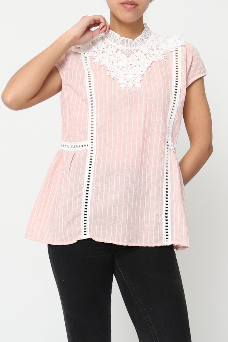Grossista LUZABELLE - Blusa in cotone a righe con dettaglio in pizzo