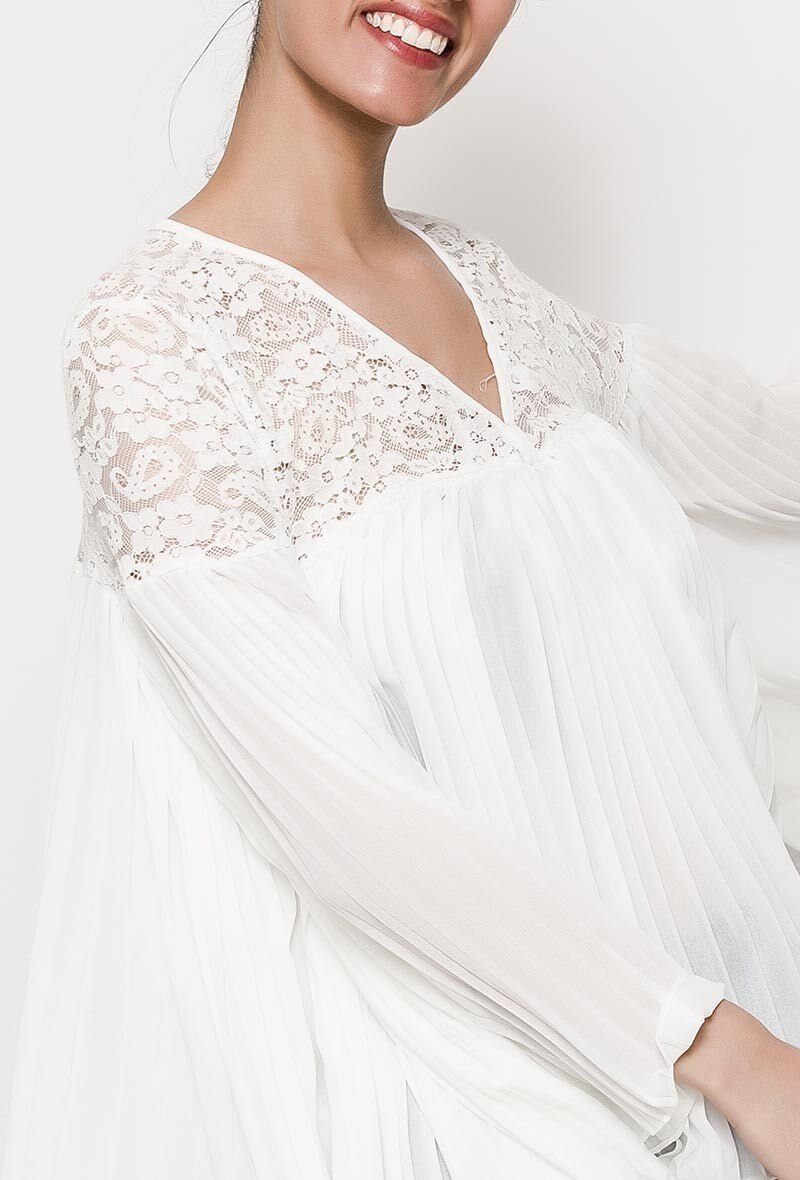 Grossista LUZABELLE - Blusa plissettata con dettaglio in pizzo