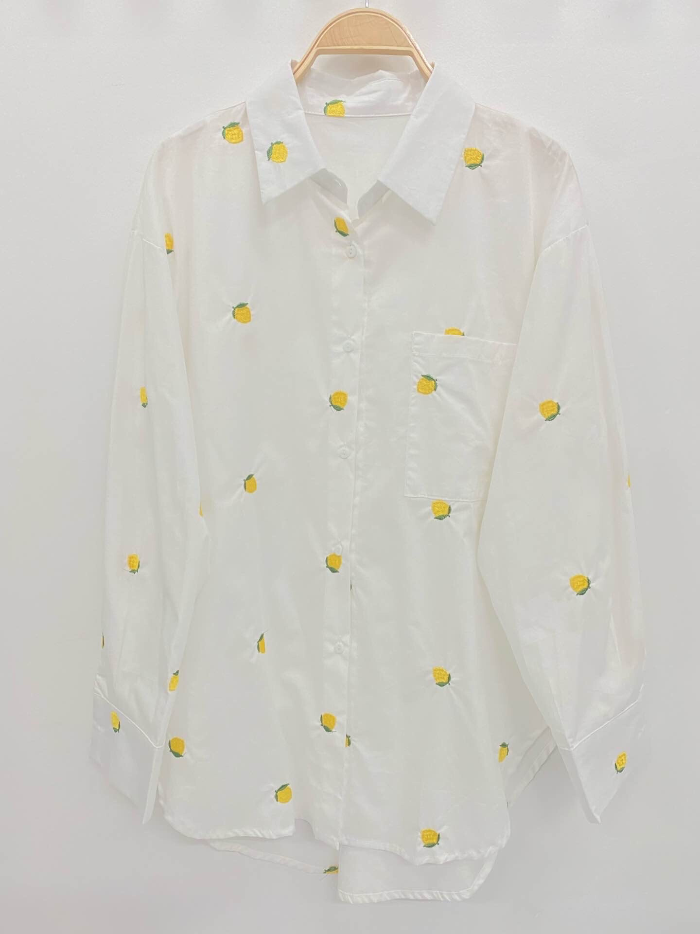 Grossista LUZABELLE - Camicia di cotone Luzabelle con ricamo a forma di limoni