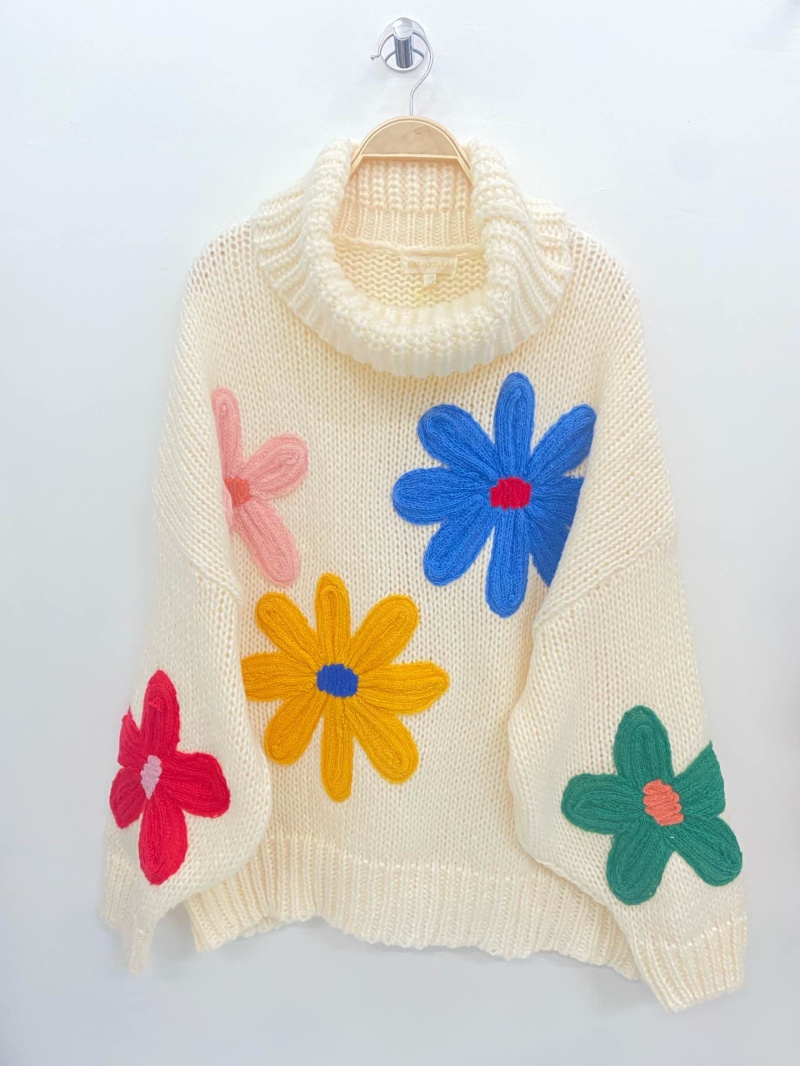 Grossiste LUZABELLE - Pull avec les fleurs marguerites en col roulé