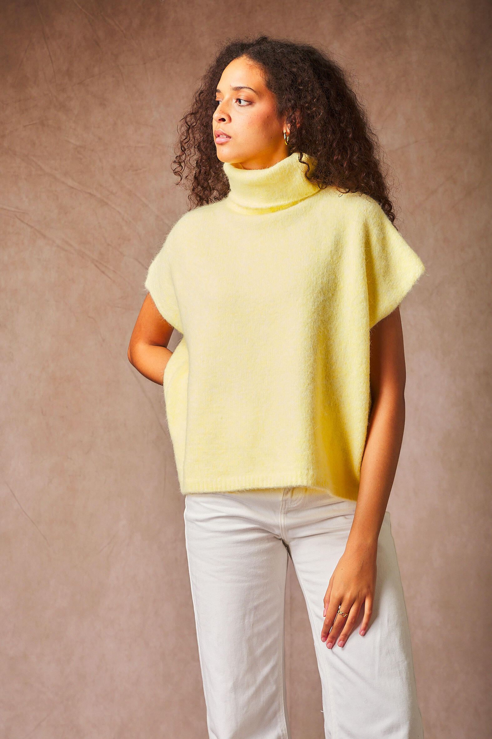 Grossiste LUZABELLE - Poncho col roulé en baby alpaga – 35% Baby Alpaga