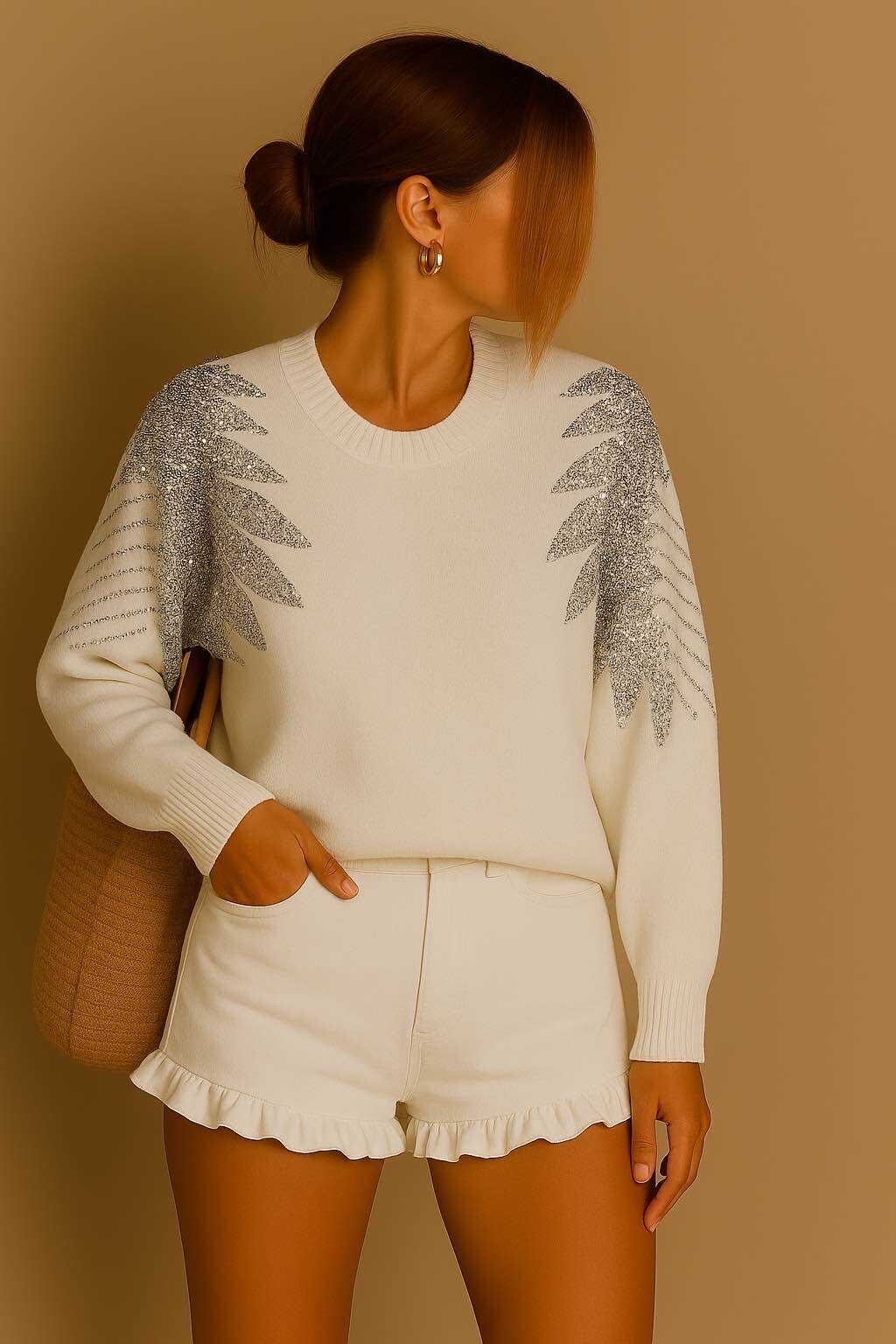Wholesaler LUZABELLE Paris - Ivory sweater with shimmering silver pattern on the shoulders