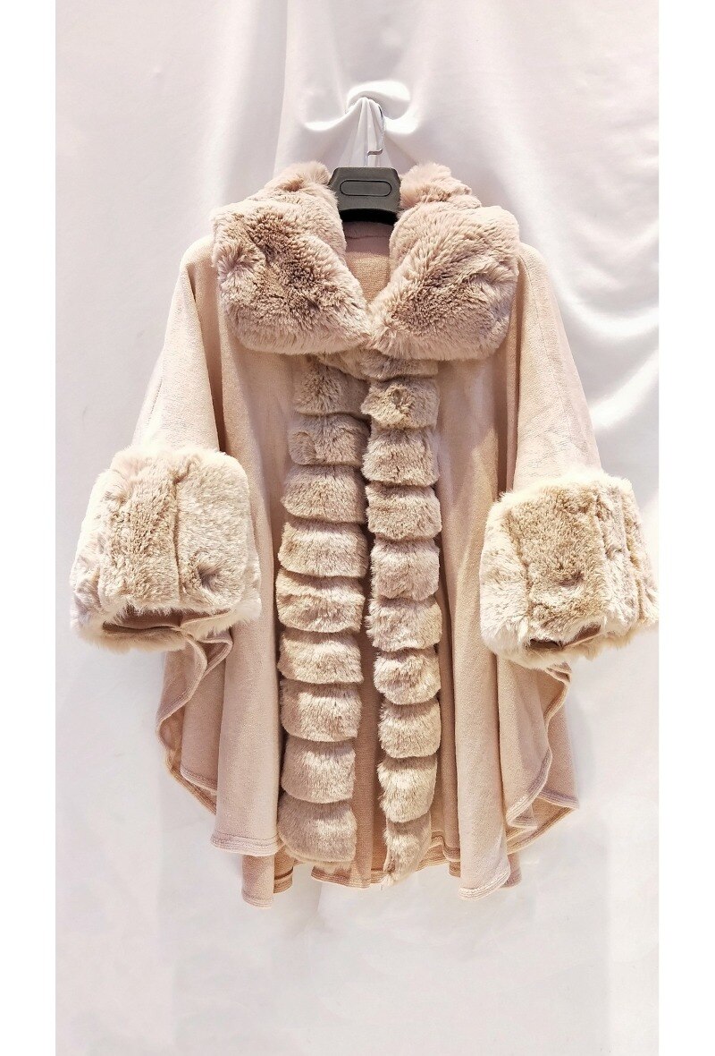 Grossiste LX Moda - Poncho femme avec manche en fausse fourrure