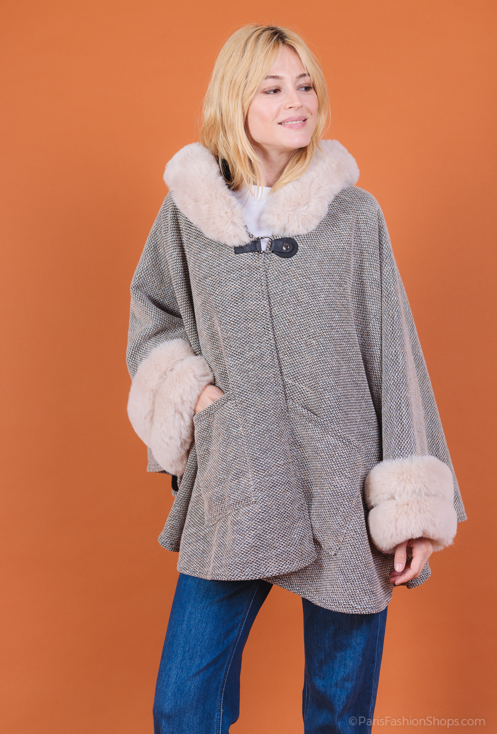 Wholesaler LX Moda - Shiny Cape with Faux Fur Collar – Ref. WXB-26092