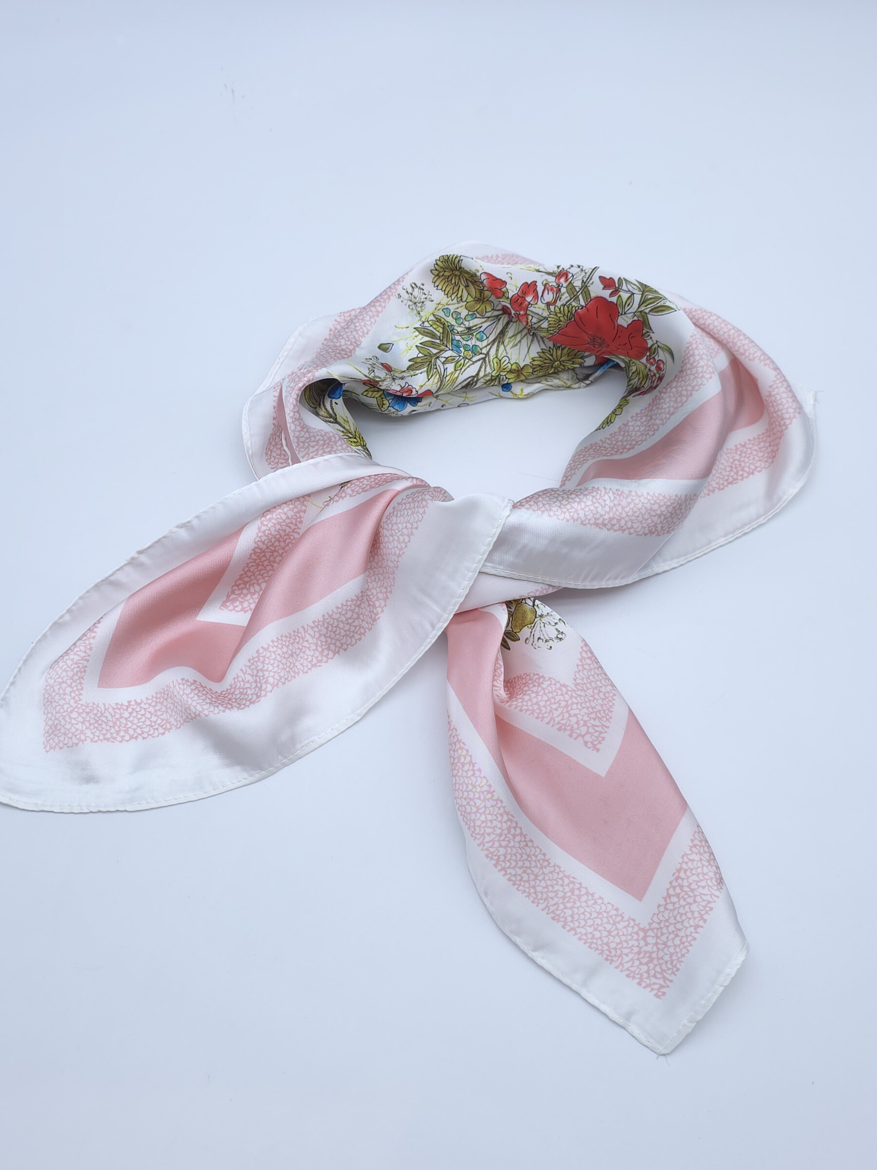 Wholesaler LX Moda - SMALL SQUARE SCARF