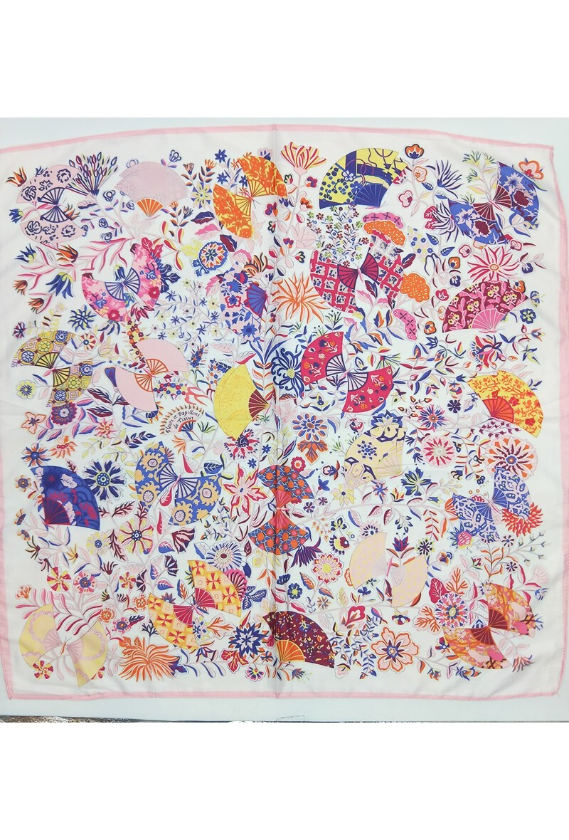 Wholesaler LX Moda - Small square scarf