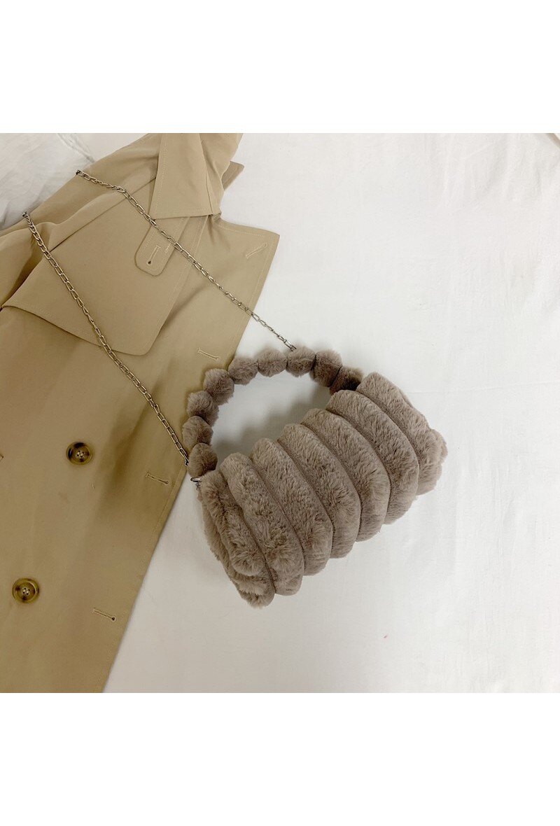 Wholesaler LX Moda - Small fur handbag for women