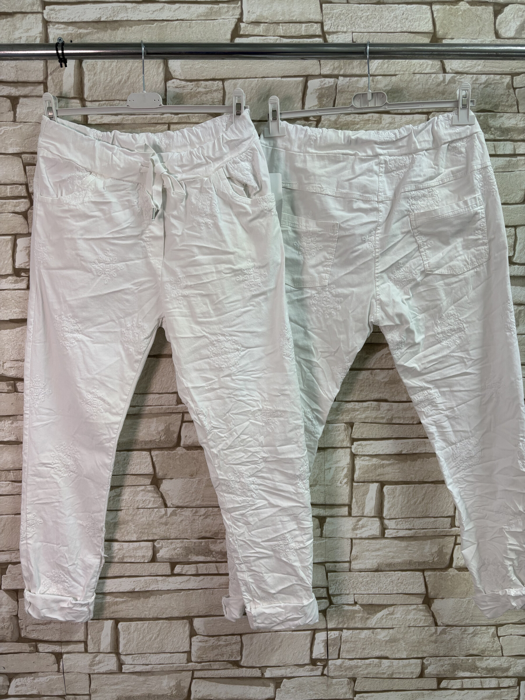 Wholesaler LYCHI - embroidery pants