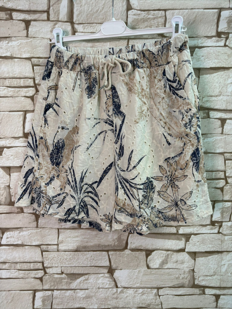 Grossiste LYCHI - short broderie l'anglaise avec doublure