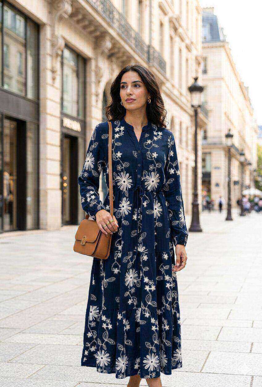 Grossista M&D FASHION - Abito svasato con ricami floreali