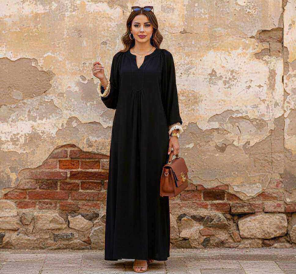 Mayorista M&D FASHION - Abaya Fluida Estilo Imperio con Acabados Metálicos