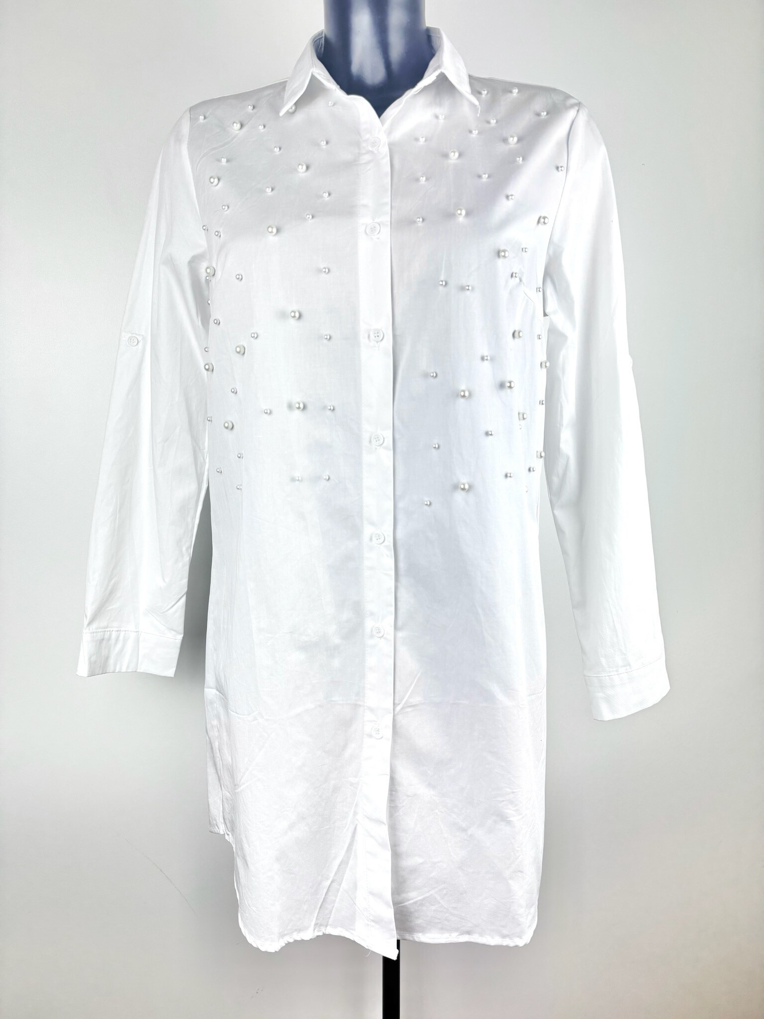 Grossiste M&D FASHION - Chemise blanche longue 85 cm avec perles résistantes