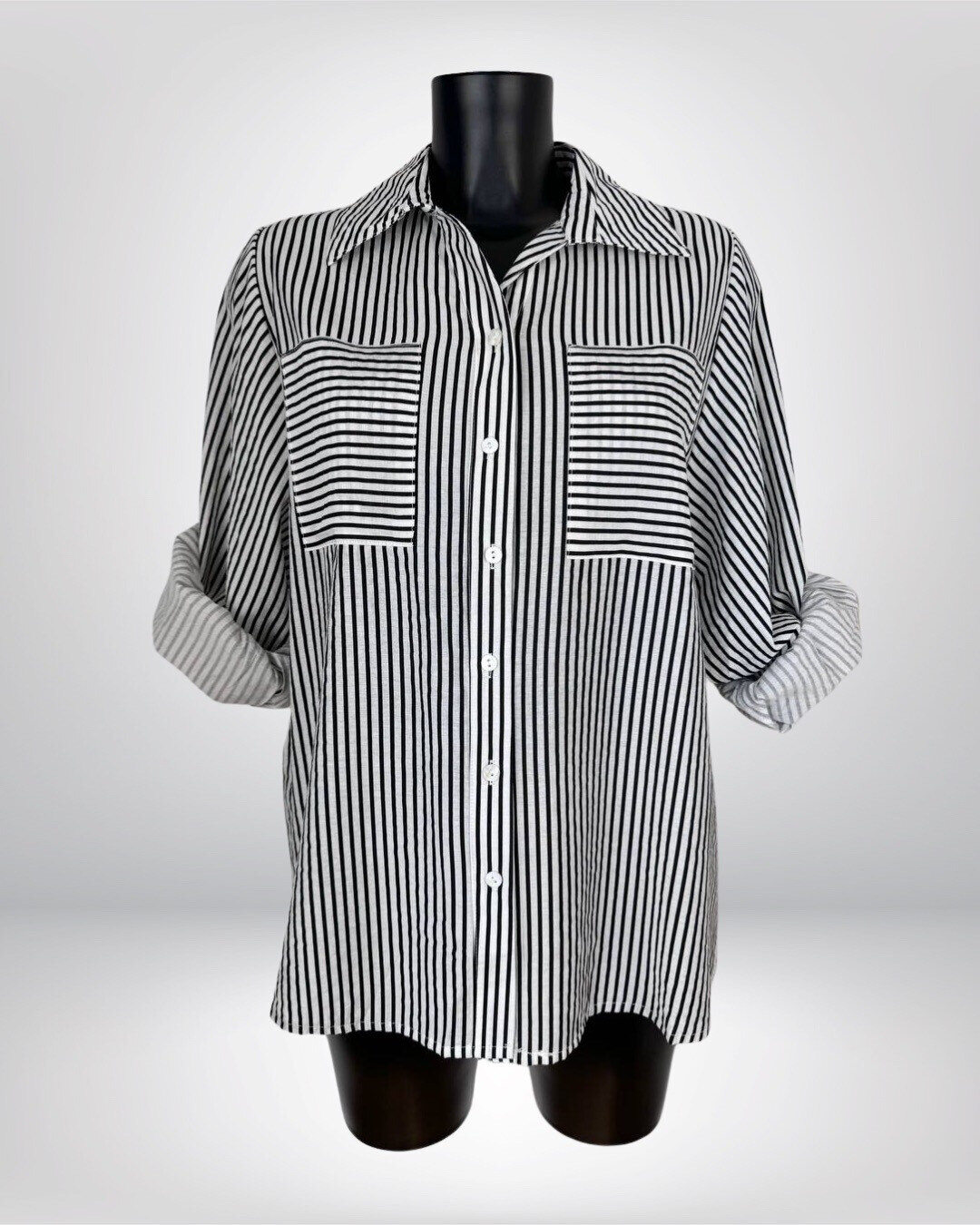 Grossista M&D FASHION - Camicia a strisce di grandi dimensioni con tasche contrastanti