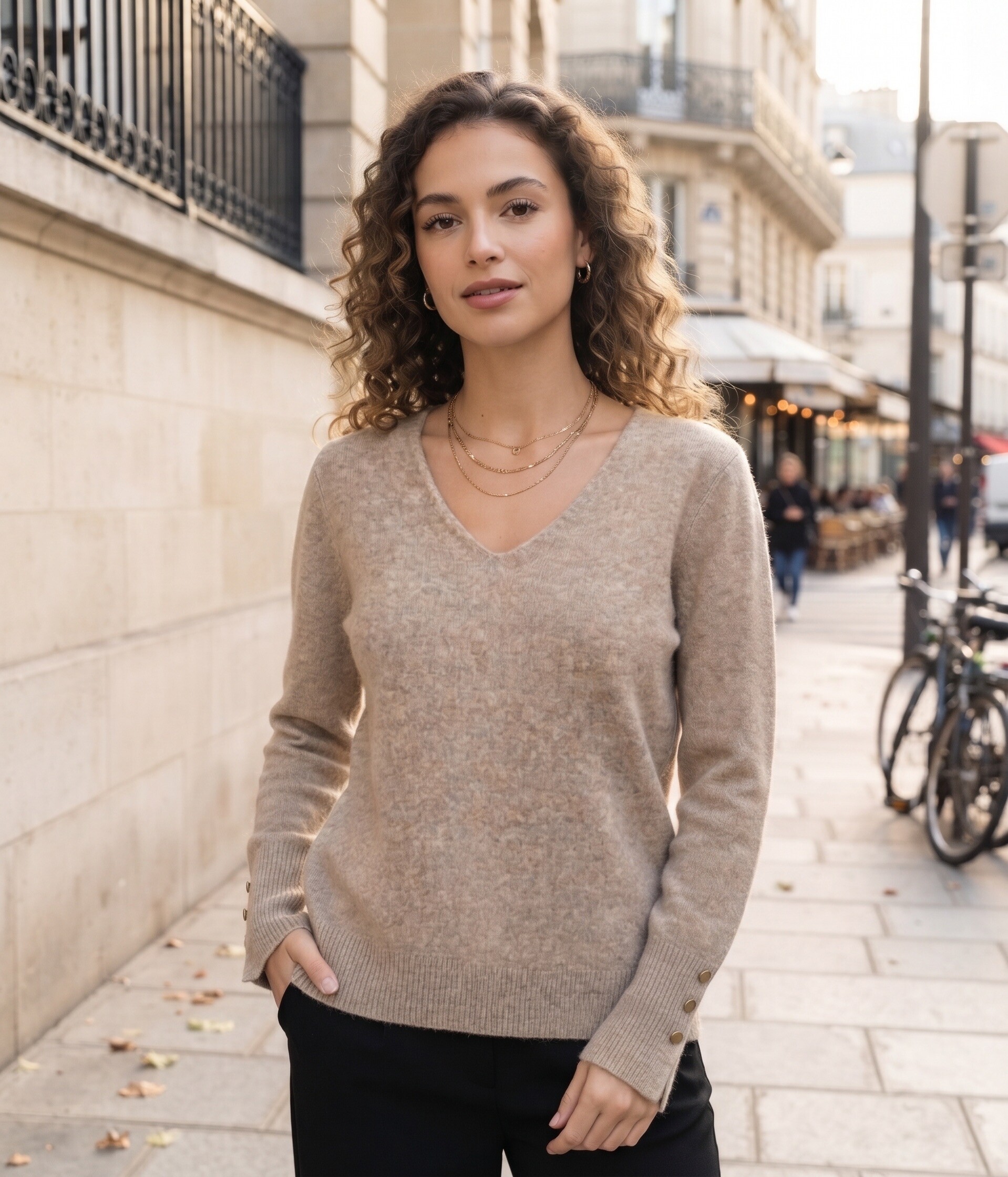 Grossista M&D FASHION - Maglione a maglia con scollo a V