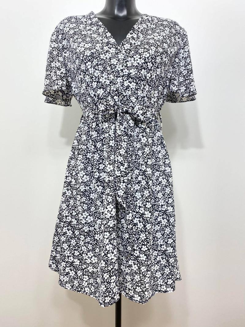 Wholesaler M&D FASHION - Short wrap dress with flared sleeves