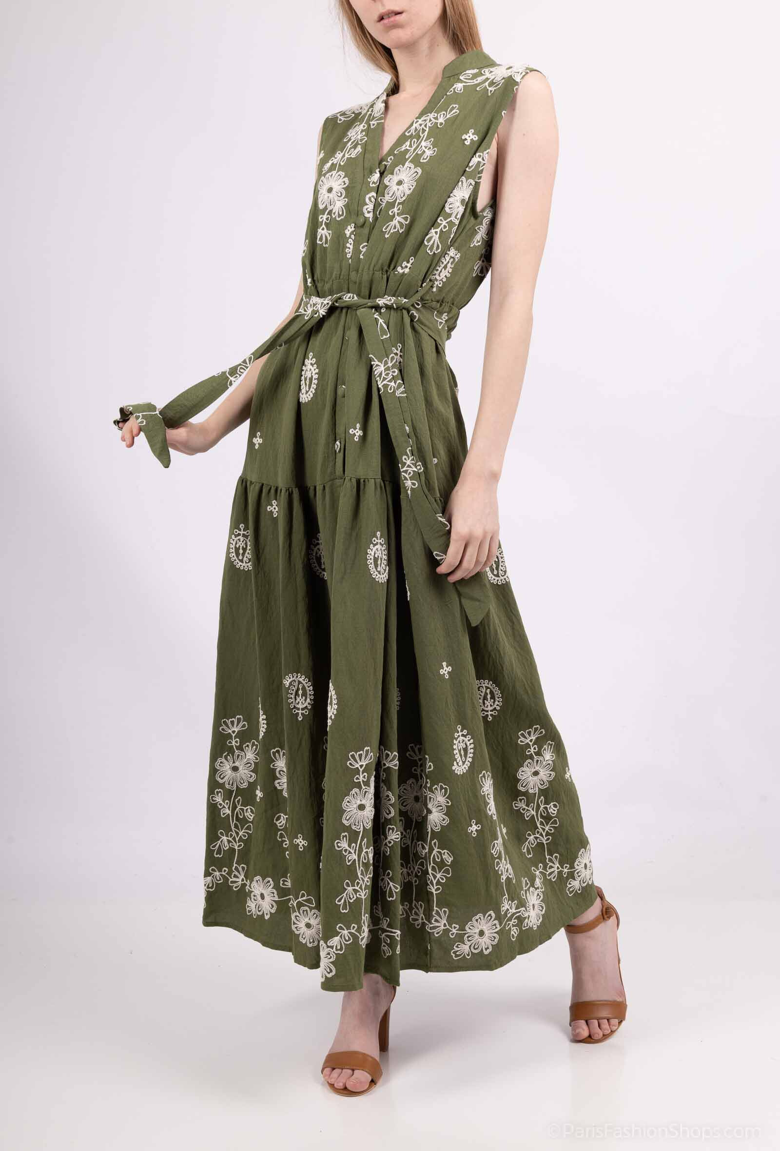 Grossiste M&D FASHION - Robe longue effet lin sans manches avec broderie