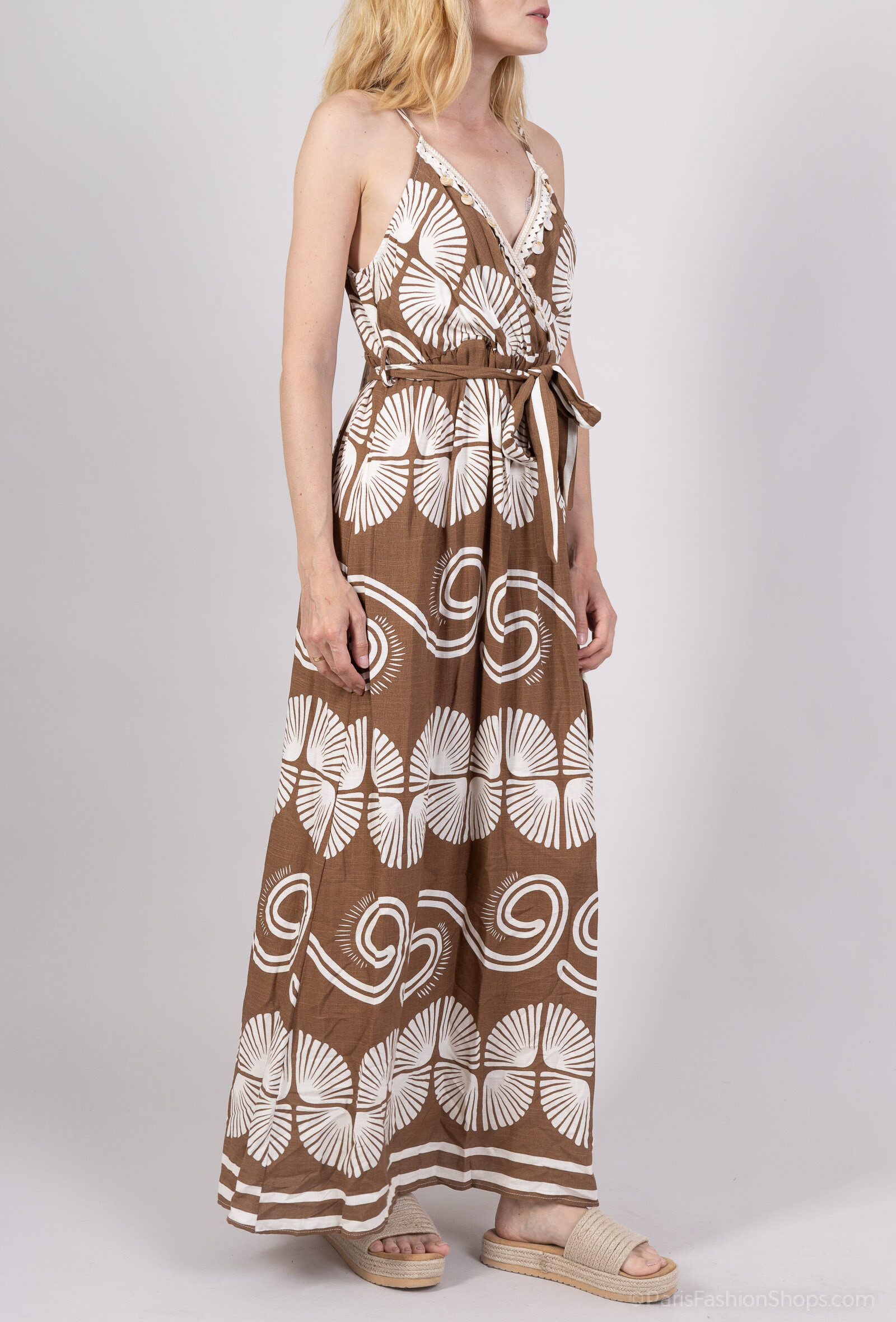 Grossiste M&D FASHION - Robe bretelles croisées effet lin avec ceinture et détail coquillages