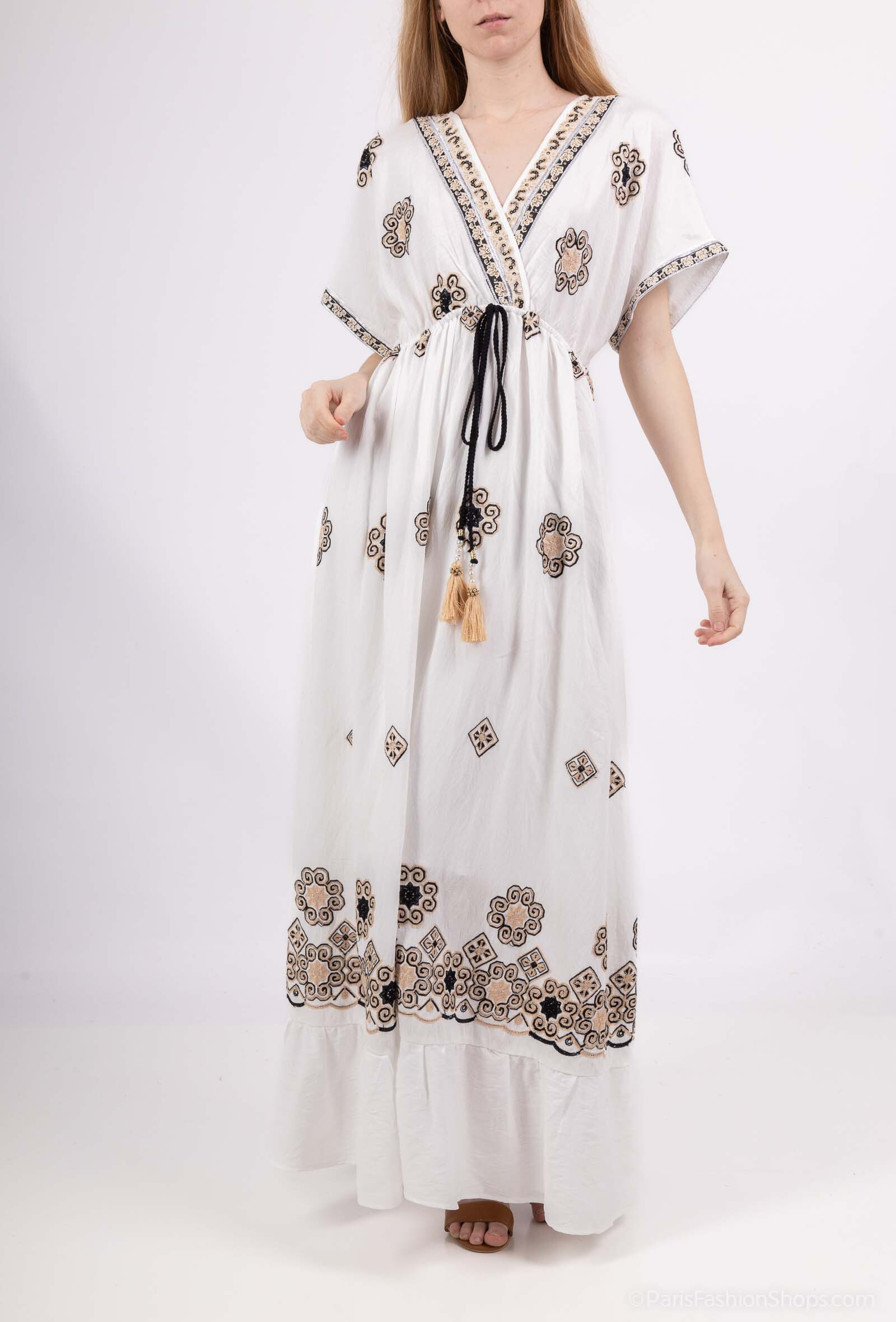Grossiste M&D FASHION - Robe longue manches courtes effet lin avec broderie et lacet décoratif
