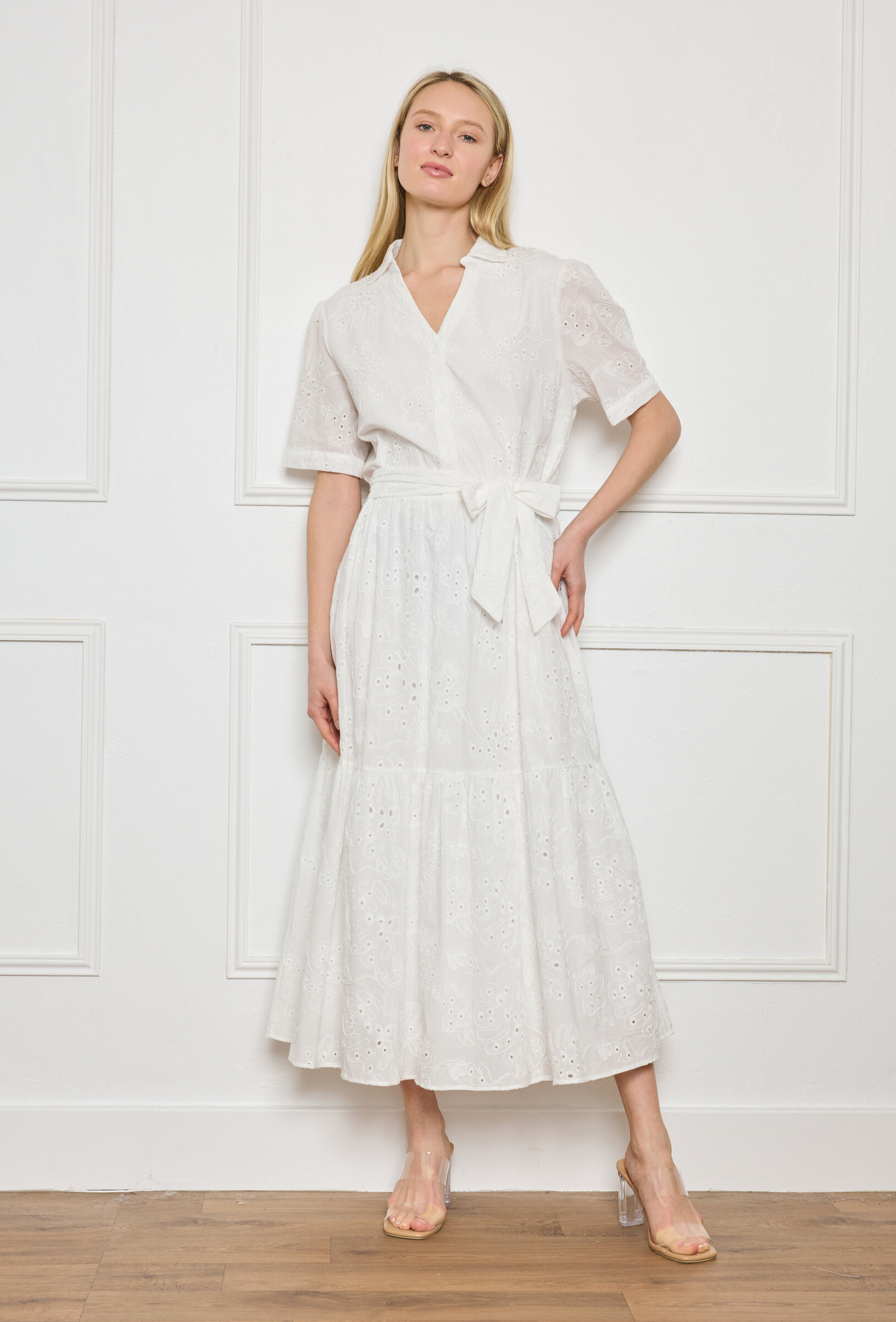 Wholesaler M&D FASHION - Long cotton dress embroidered with lace and lining