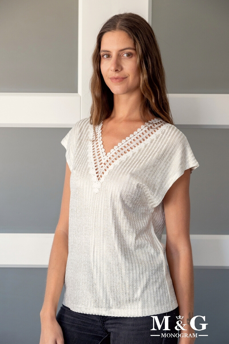 Wholesaler M&G MONOGRAM - Sleeveless V -neck blouse with lace and iridescent printed