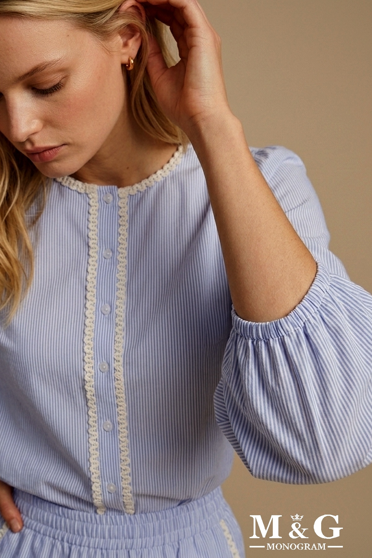 Grossiste M&G MONOGRAM - Chemise boxy à rayures avec manches 3/4, encolure et patte de boutonnage bordés de galon festonné