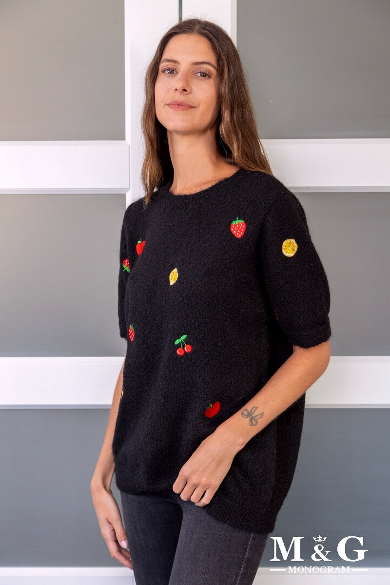 Grossiste M&G MONOGRAM - Pull manches courtes « Fruisty » avec fruits brodés