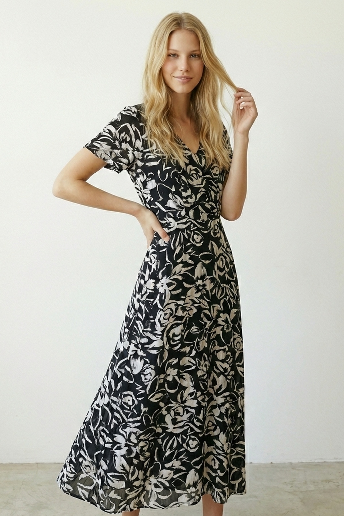Wholesaler M&G MONOGRAM - Long floral print dress with shiny thread