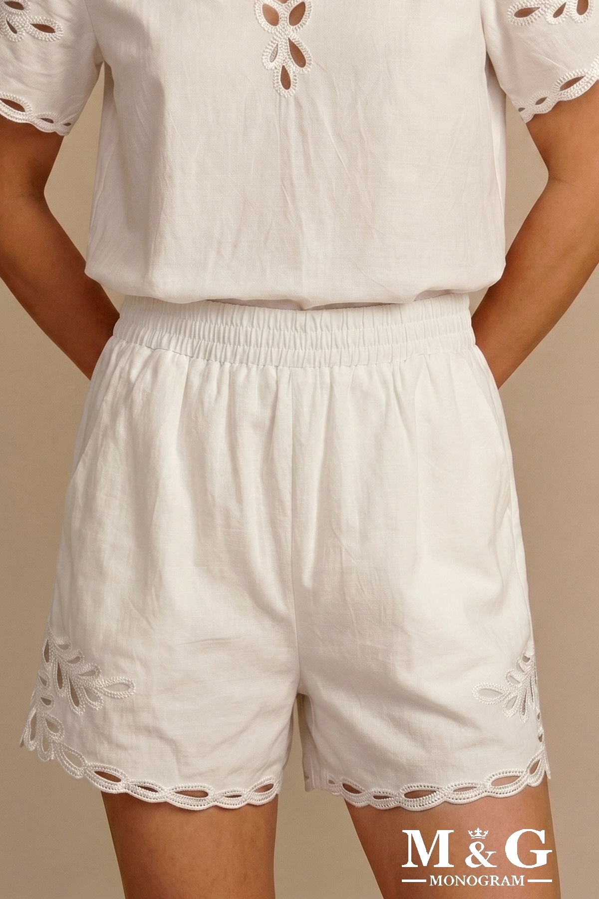 Grossiste M&G MONOGRAM - Short boxy en coton, poches italiennes, base festonnée à broderie ajourée